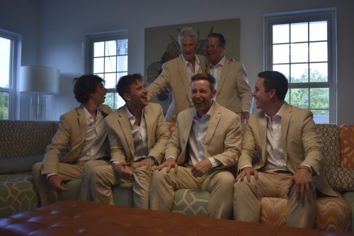 getting-ready-groomsmen