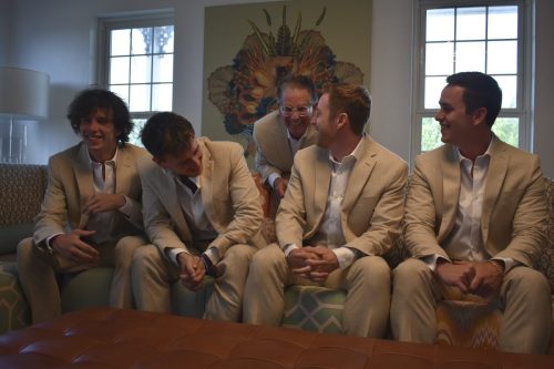 getting-ready-groomsmen