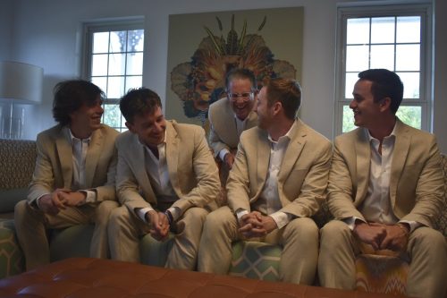 getting-ready-groomsmen