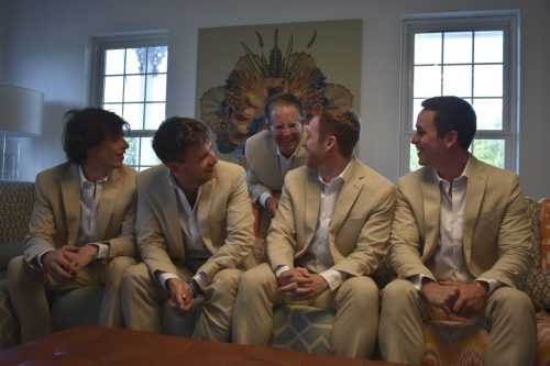 getting-ready-groomsmen