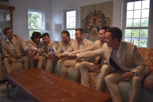 getting-ready-groomsmen