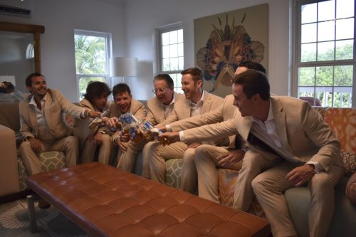 getting-ready-groomsmen