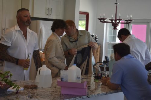 getting-ready-groomsmen